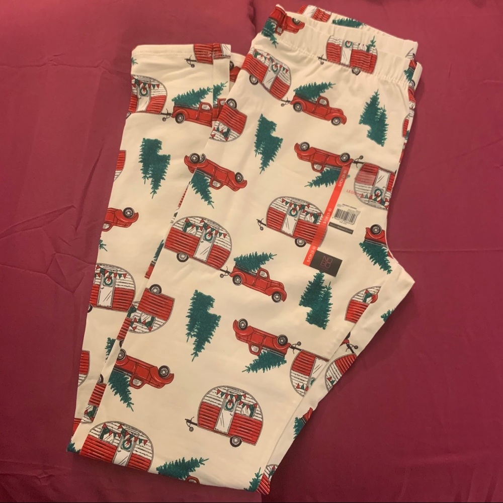 No Boundaries Holiday Ankle Legging